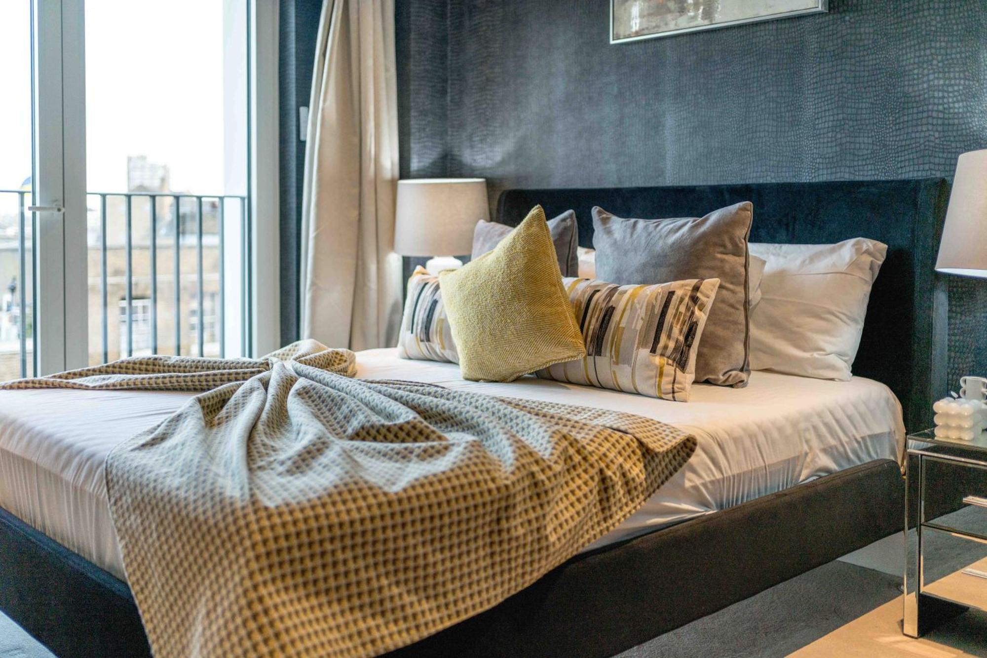 Spectacular Brand New 2 Bedrooms And 2 Bathroom * Londra